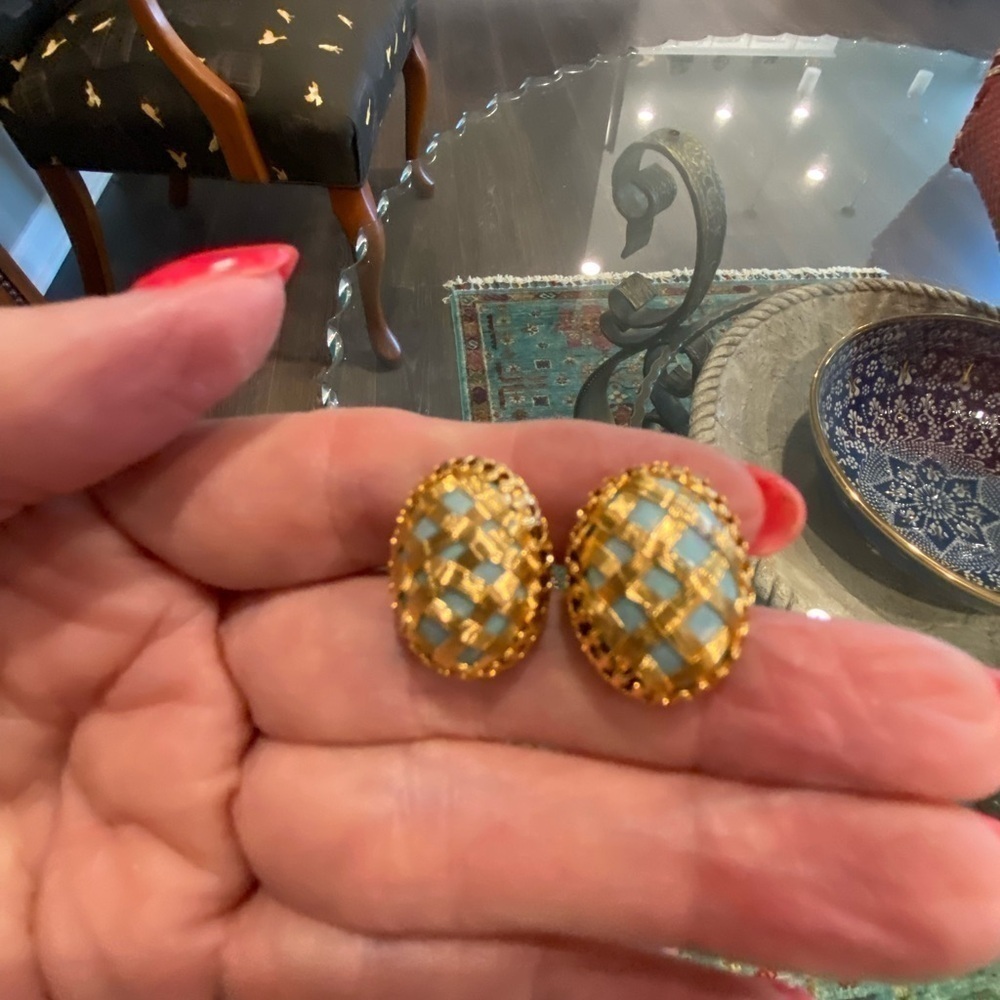 Gold Cufflinks for Men or Women - Picture 3 of 3